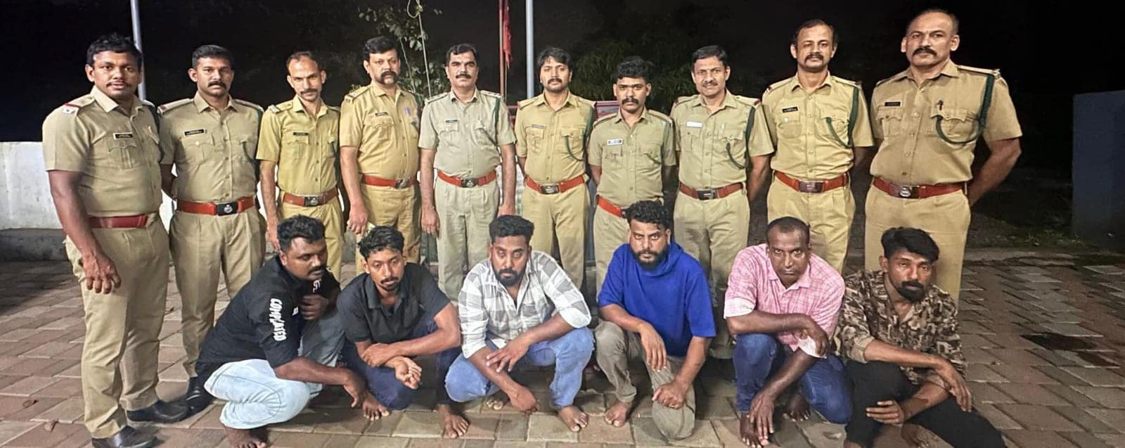 1.5 കോടി വിലയുള്ള തിമിംഗല ഛർദി (ആമ്പർഗ്രീസ്) പിടികൂടി