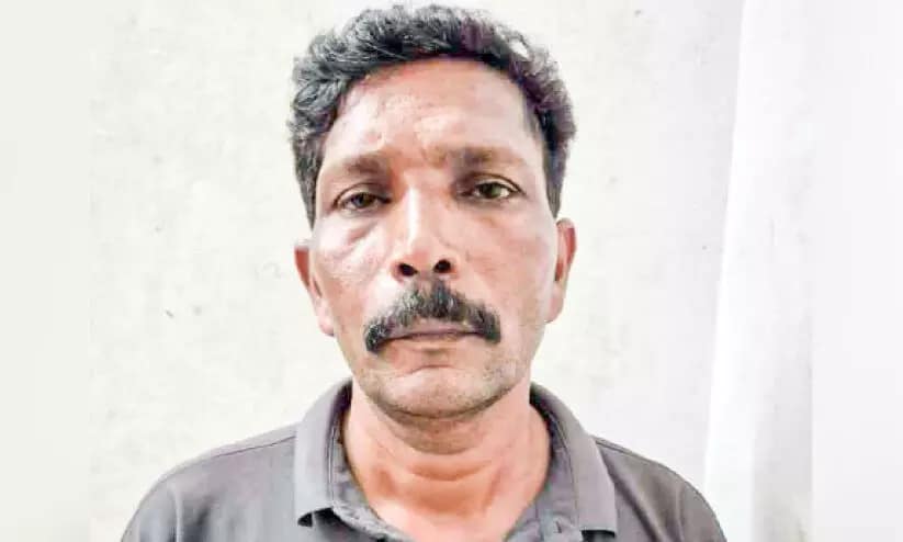 പൊലീസ് ഉദ്യോഗസ്ഥൻ ചമഞ്ഞ് വീട്ടമ്മയിൽ നിന്ന് പണം തട്ടി; മധ്യവയസ്കൻ അറസ്റ്റിൽ