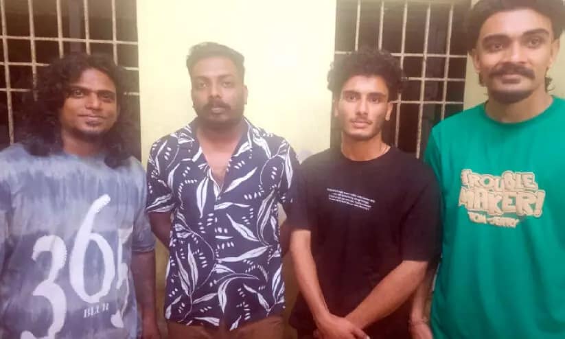 ബാറിൽ ഭീകരാന്തരീക്ഷം സൃഷ്ടിച്ചു; യുവാക്കൾ പിടിയിൽ